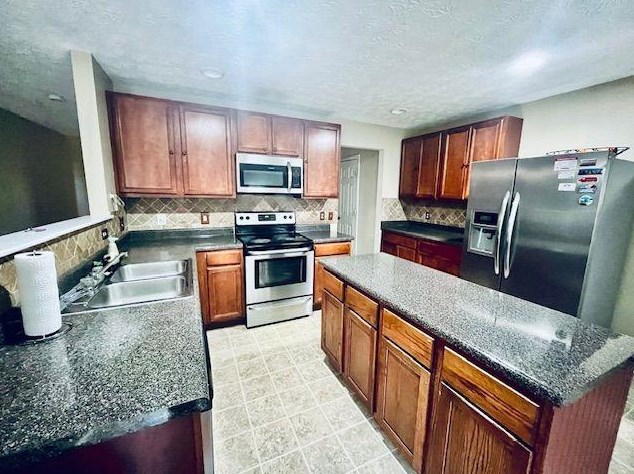 8219 Milam Loop, Fairburn, GA 30213-4729