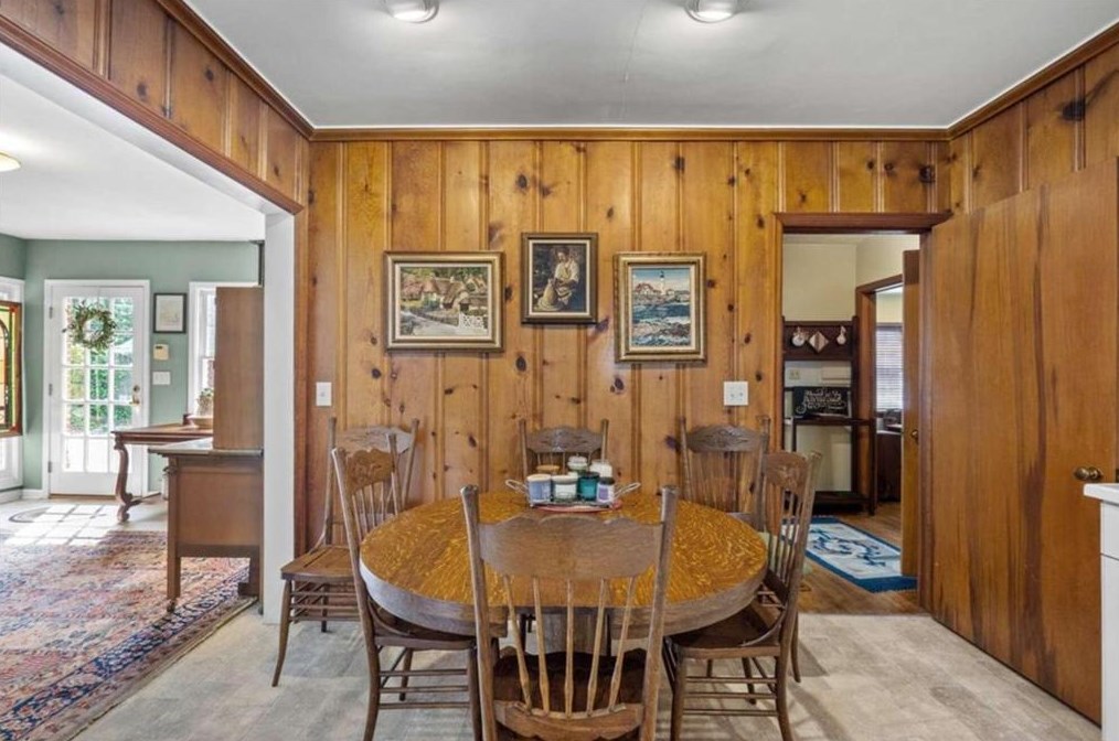 2437 Woodland Cir, Atlanta GA  30344-2735 exterior