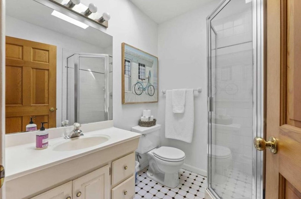 2437 Woodland Cir, Atlanta GA  30344-2735 exterior
