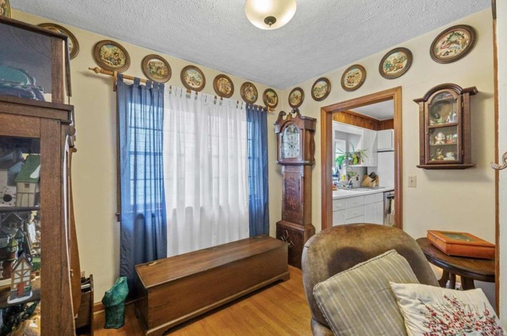 2437 Woodland Cir, Atlanta GA  30344-2735 exterior