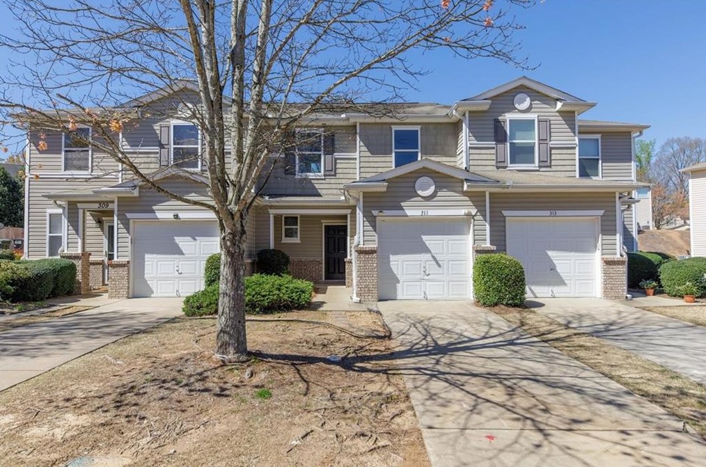 311 Oak Leaf Pl, Acworth, GA 30102