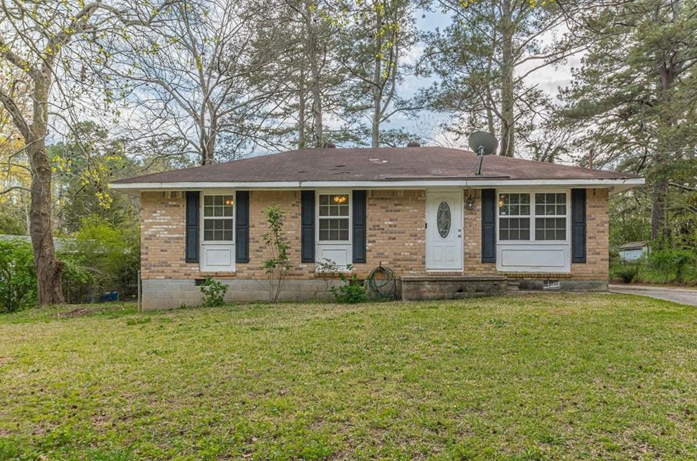 65 Darwin Dr, Jonesboro, GA 30238