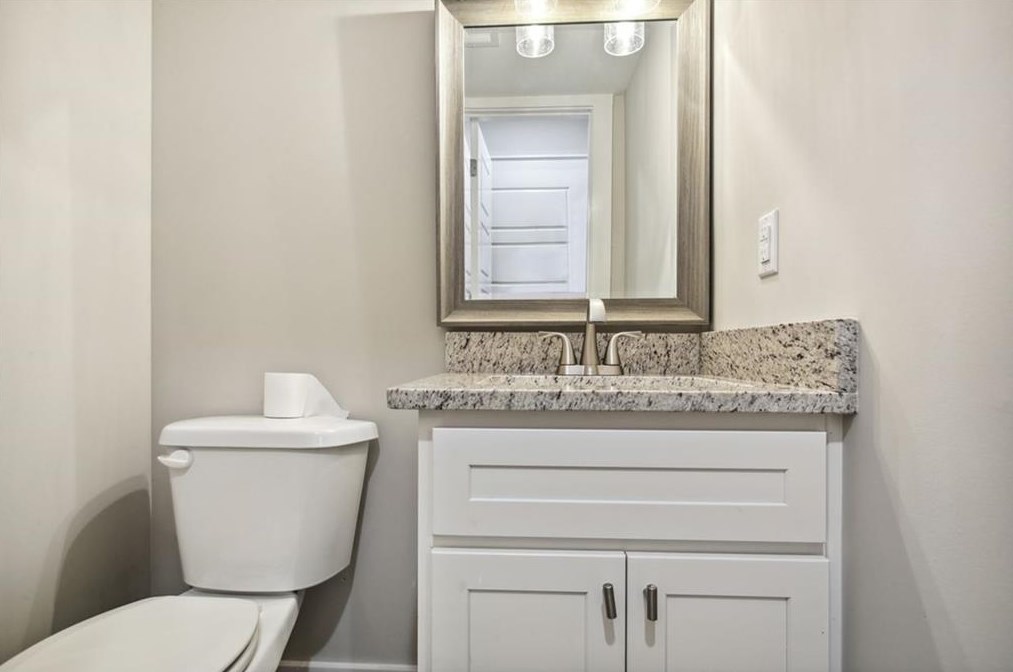 2536 Bradford Sq, Atlanta GA  30345-1336 exterior