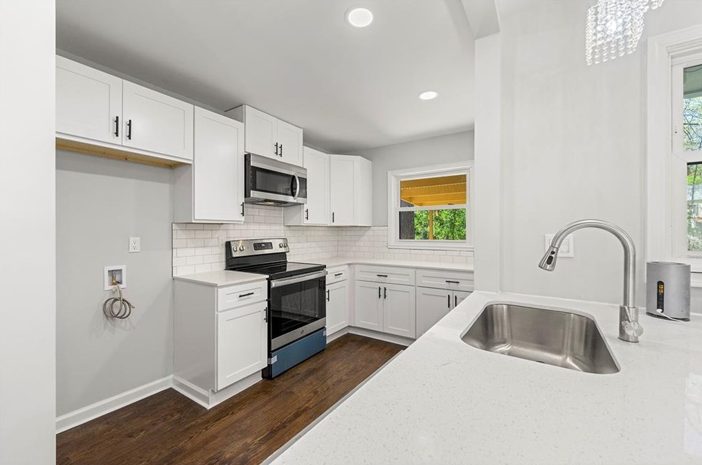 1805 Brewer Blvd, Atlanta GA  30310-4907 exterior