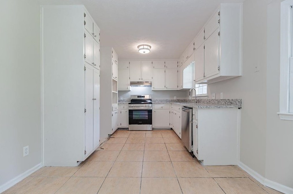 5310 Eagle Woods Trl, Lithonia, GA 30038-3927