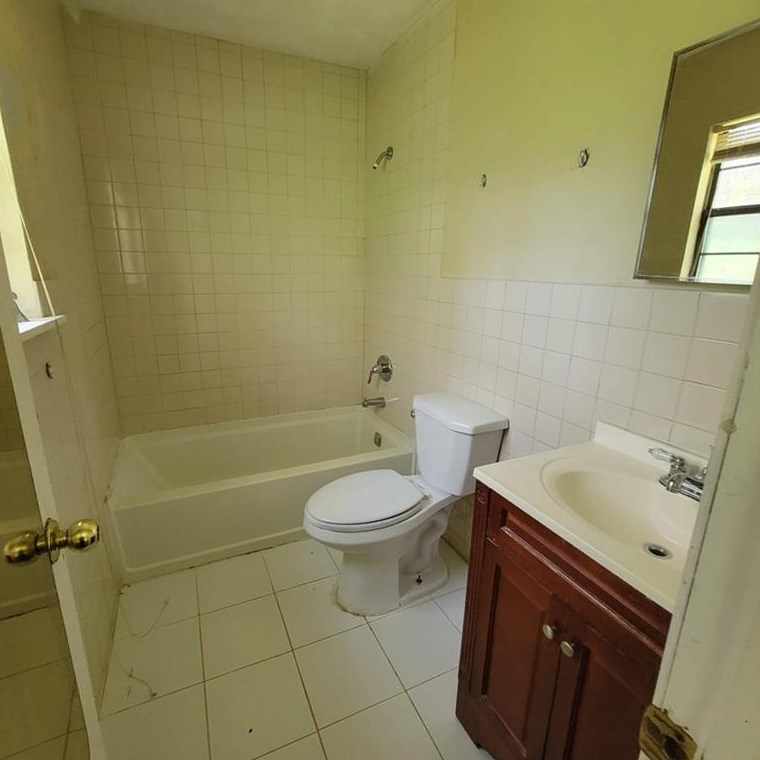 2806 Oxford Dr, Decatur GA 30034-1049 exterior