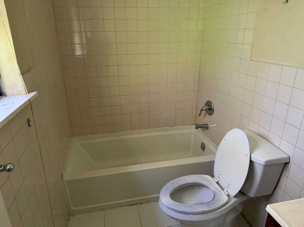 2806 Oxford Dr, Decatur GA 30034-1049 exterior