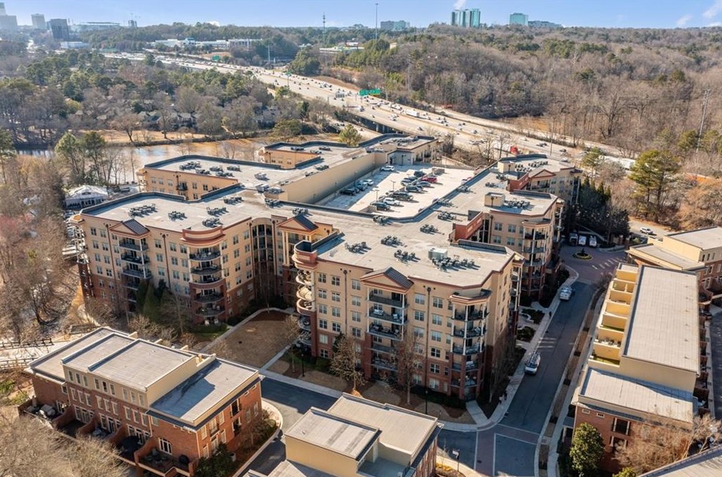 200 River Vista Dr, Atlanta GA  30339-7602 exterior