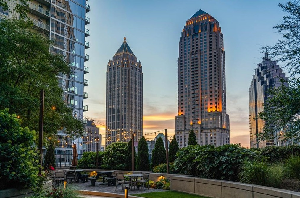 1080 Peachtree St, Atlanta GA  30309-3963 exterior