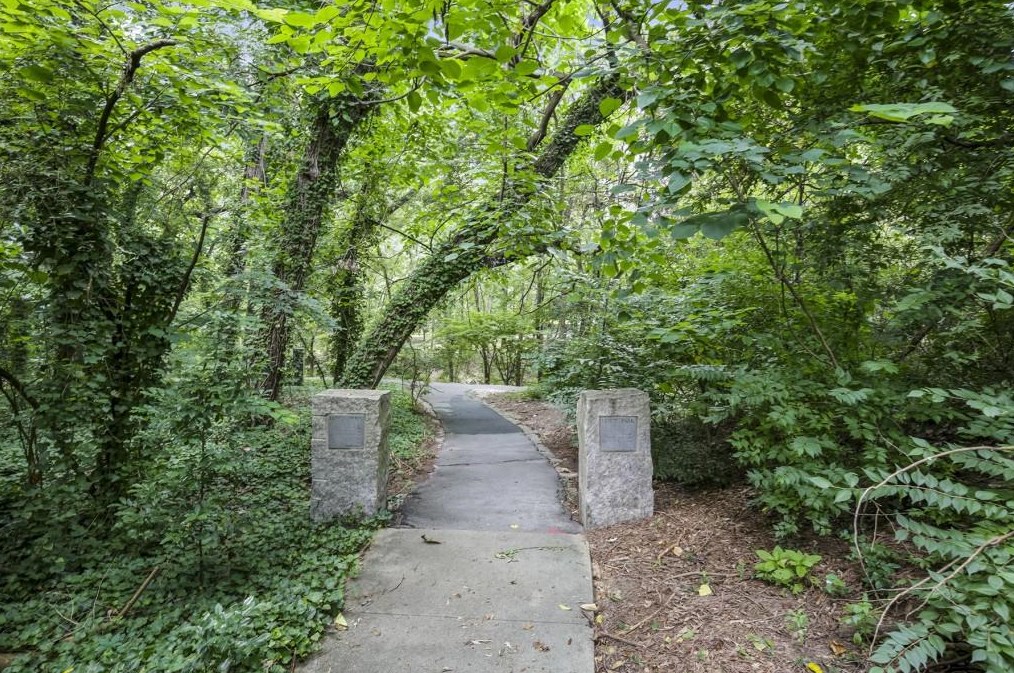 1189 Vlg Cv, Atlanta GA 30319-5308 exterior