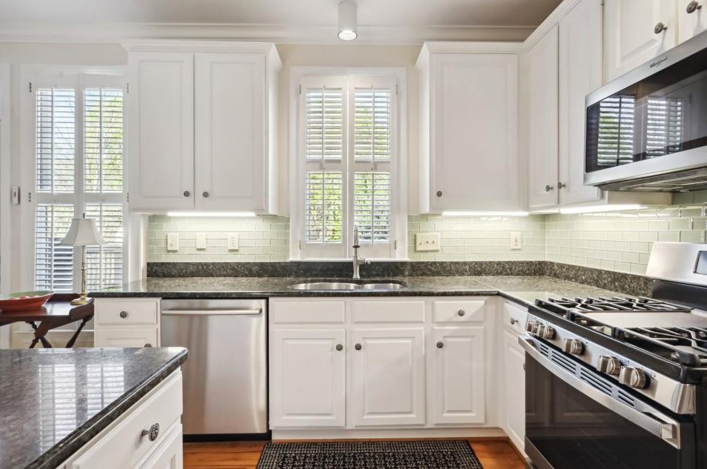 1189 Vlg Cv, Atlanta GA 30319-5308 exterior