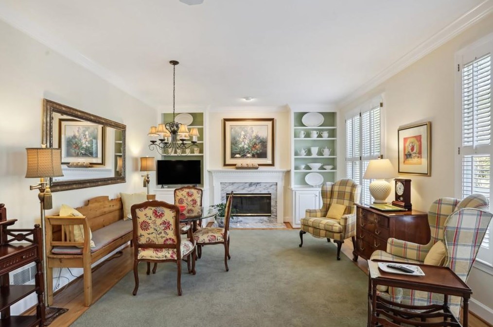 1189 Vlg Cv, Atlanta GA 30319-5308 exterior