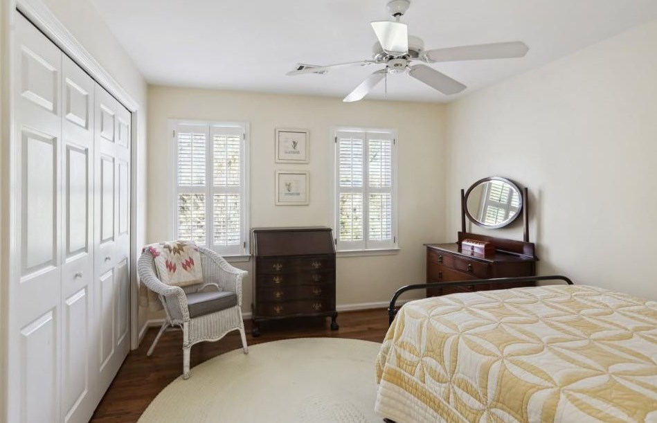 1189 Vlg Cv, Atlanta GA 30319-5308 exterior