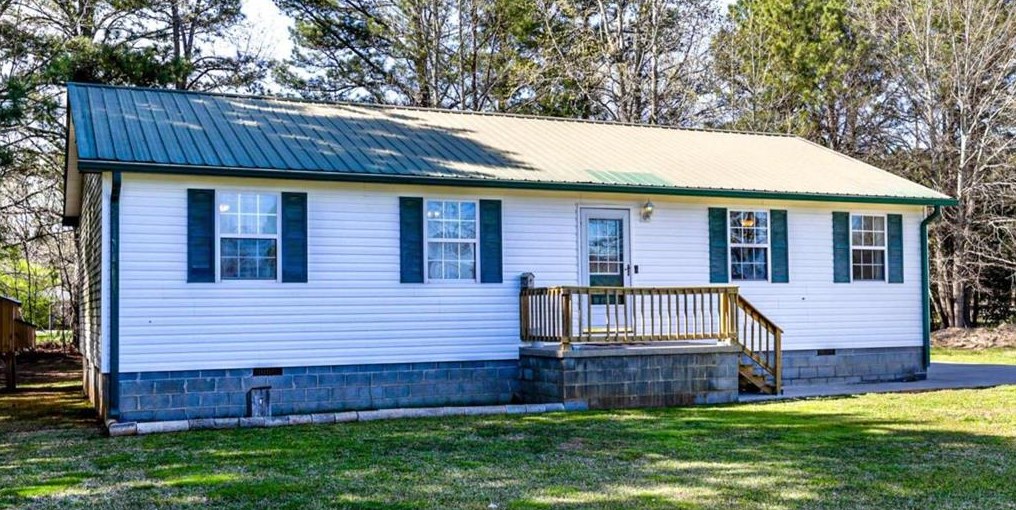 54 Reynolds St, Lyerly, GA 30730