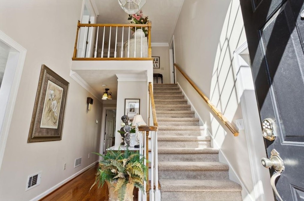 2816 Livsey Woods Dr, Tucker, GA 30084-2584