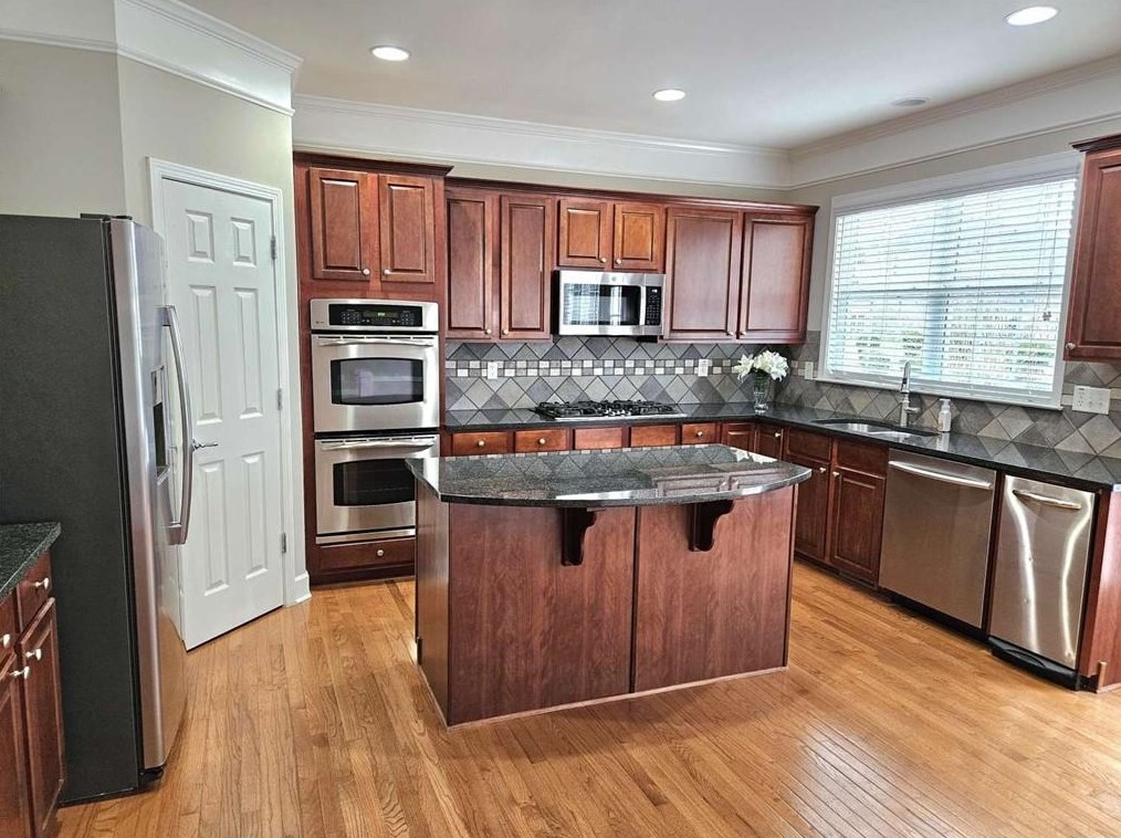 315 Harmony Lake Dr, Holly Springs, GA 30115