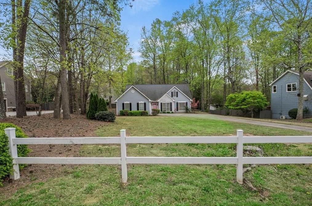 980 Lake Charles Dr, Roswell, GA 30075-3226
