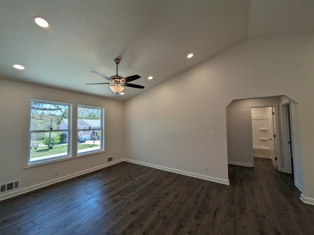 75 Spring Valley Dr, Porterdale, GA 30016-8239