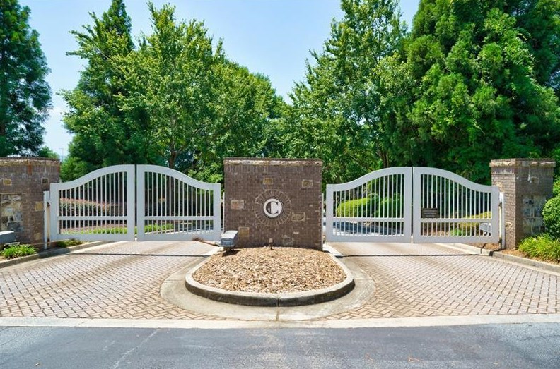 2022 Cobblestone Cir Ne, Atlanta, GA 30319