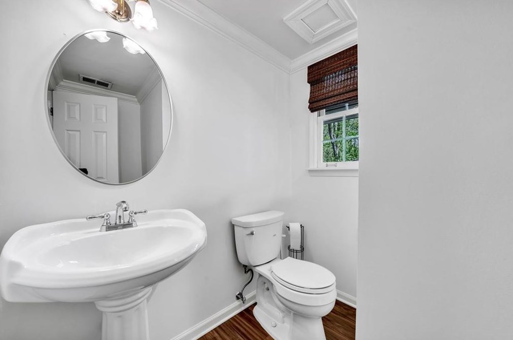 1635 Lazy River Ln, Atlanta GA  30350-3523 exterior