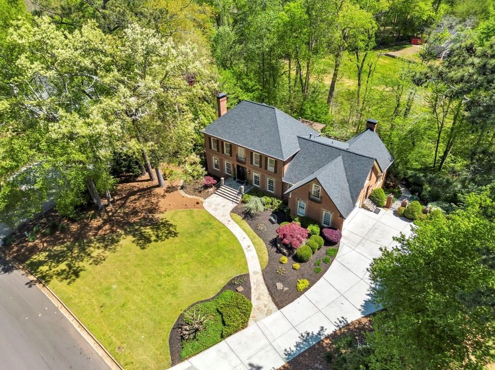 1635 Lazy River Ln, Atlanta GA  30350-3523 exterior