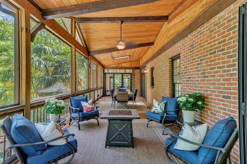 1635 Lazy River Ln, Atlanta GA  30350-3523 exterior