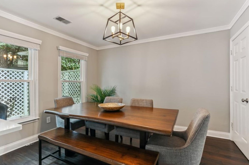 228 Peachtree Hollow Ct, Atlanta GA  30328-1643 exterior