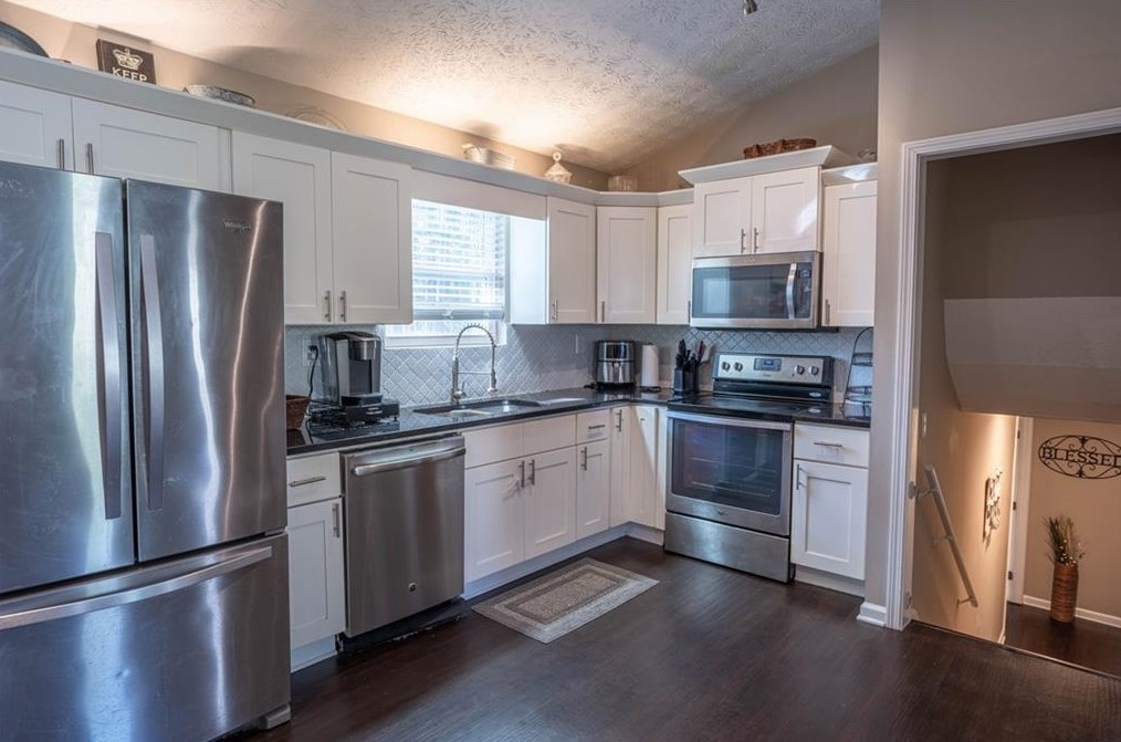 1131 Holly Hills Dr, Lilburn, GA 30047