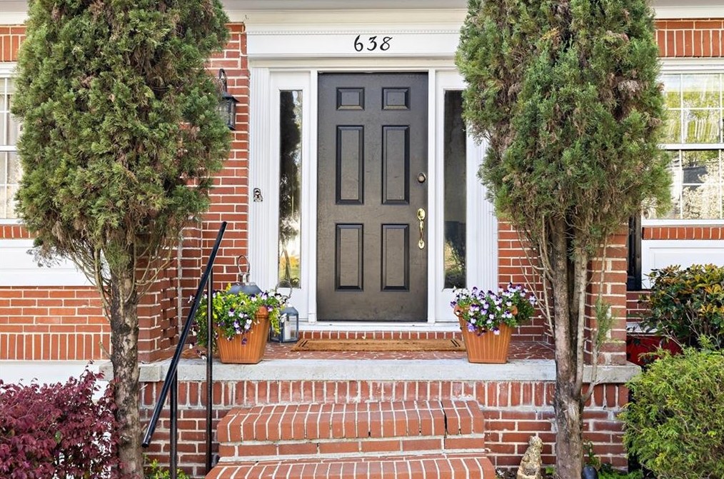 638 Wilson Rd, Atlanta, GA 30318-1717