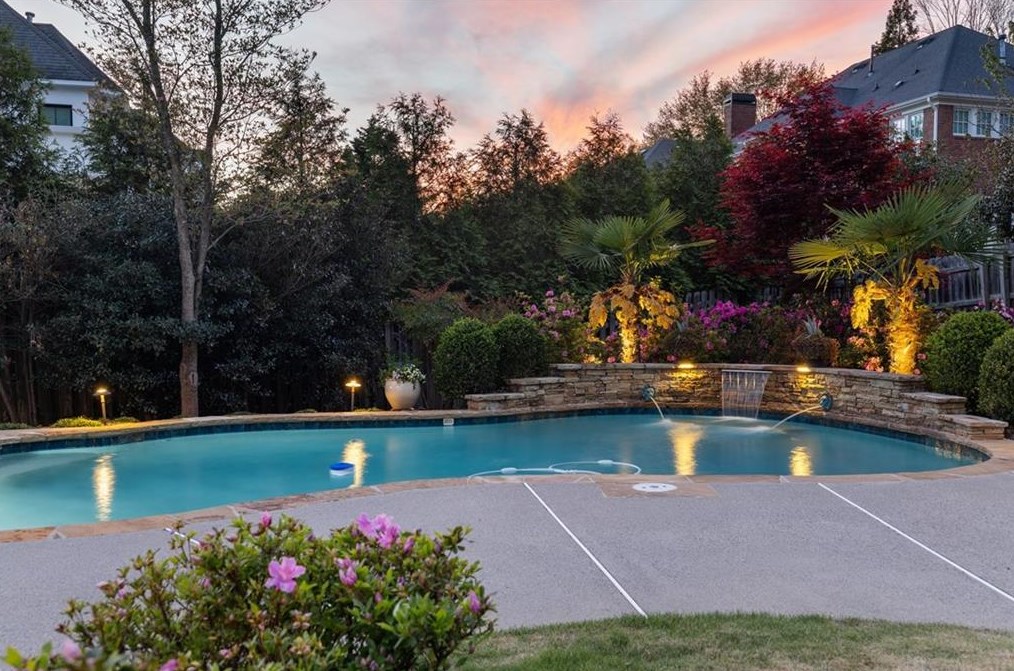 1088 Hunters Brook Ct, Atlanta GA  30319-4714 exterior