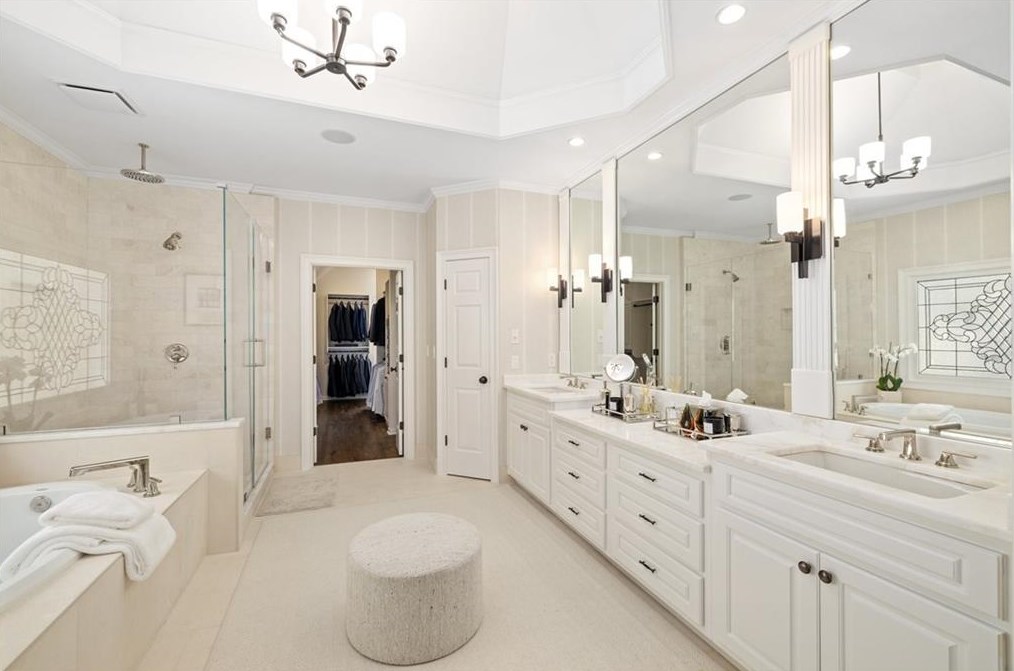 1088 Hunters Brook Ct, Atlanta GA  30319-4714 exterior