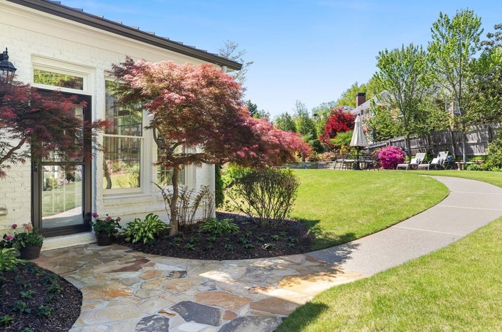 1088 Hunters Brook Ct, Atlanta GA  30319-4714 exterior