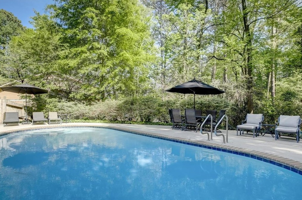 3837 Foxford Dr, Atlanta GA  30340-4406 exterior