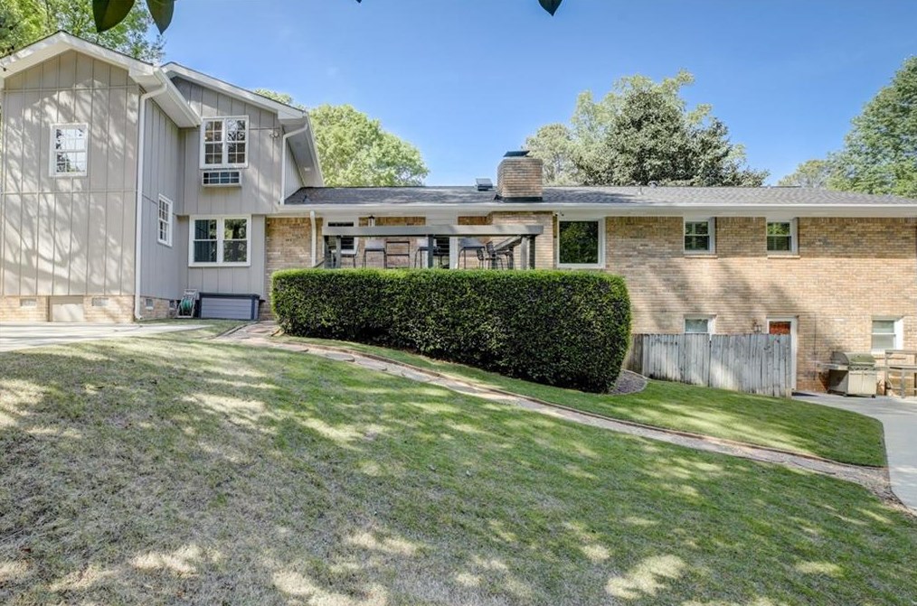 3837 Foxford Dr, Atlanta GA  30340-4406 exterior