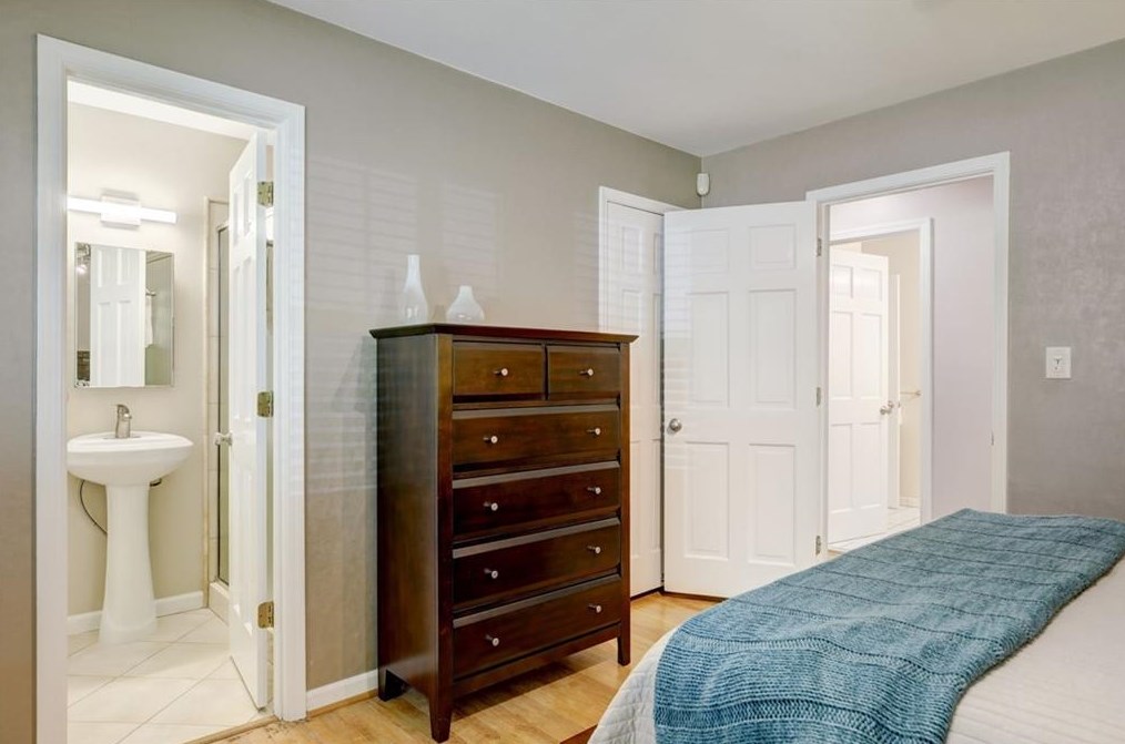 3837 Foxford Dr, Atlanta GA  30340-4406 exterior