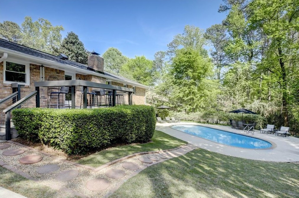 3837 Foxford Dr, Atlanta GA  30340-4406 exterior