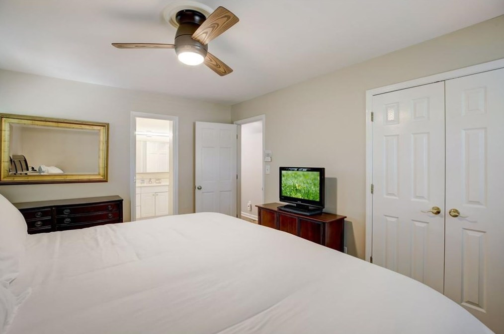 3837 Foxford Dr, Atlanta GA  30340-4406 exterior