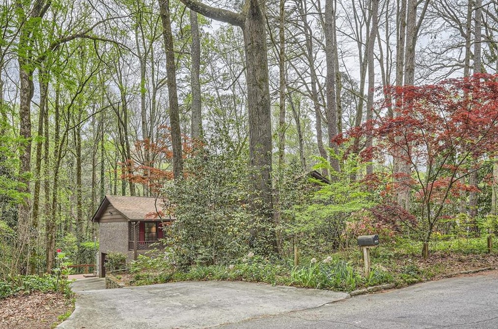 2255 Shasta Way, Atlanta GA  30345-2603 exterior