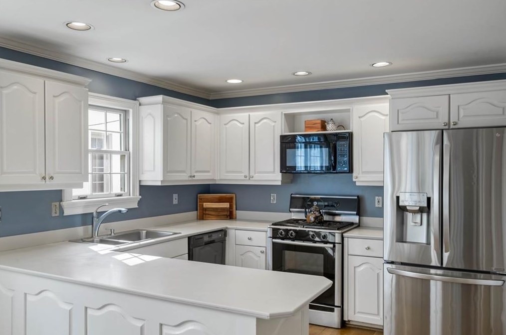 2601 Brookwood Dr, Atlanta GA  30305-3752 exterior