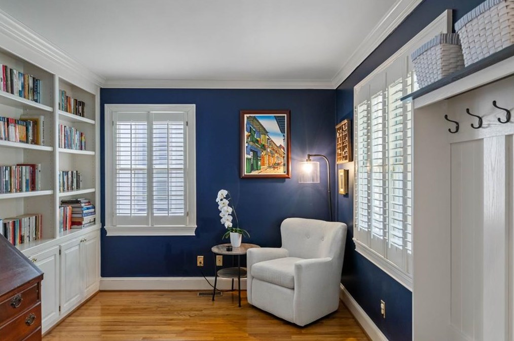 2601 Brookwood Dr, Atlanta GA  30305-3752 exterior