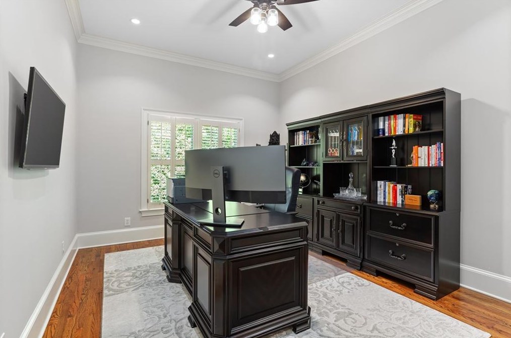 2258 Colonial Dr, Atlanta GA  30319-3881 exterior