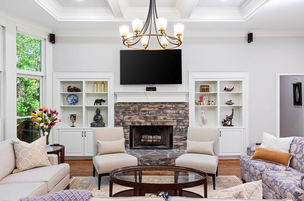 2258 Colonial Dr, Atlanta GA  30319-3881 exterior