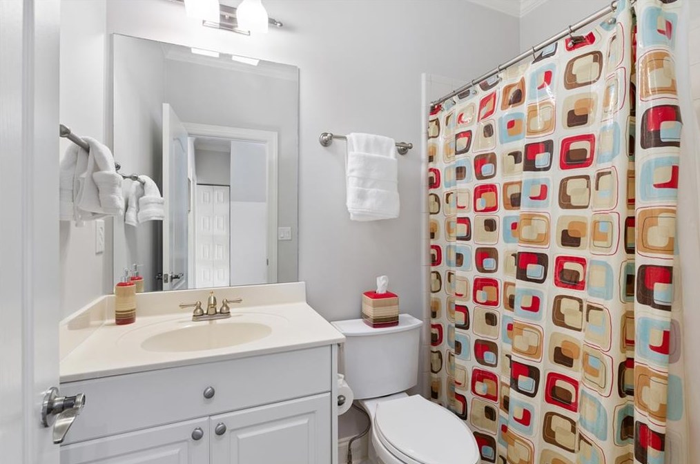 2258 Colonial Dr, Atlanta GA  30319-3881 exterior