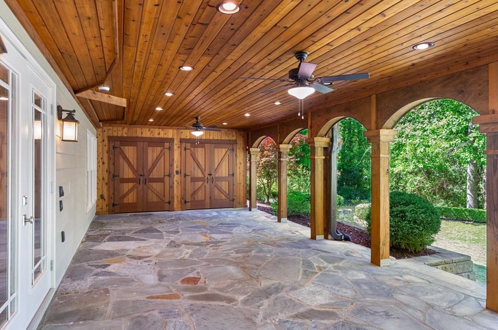 2258 Colonial Dr, Atlanta GA  30319-3881 exterior