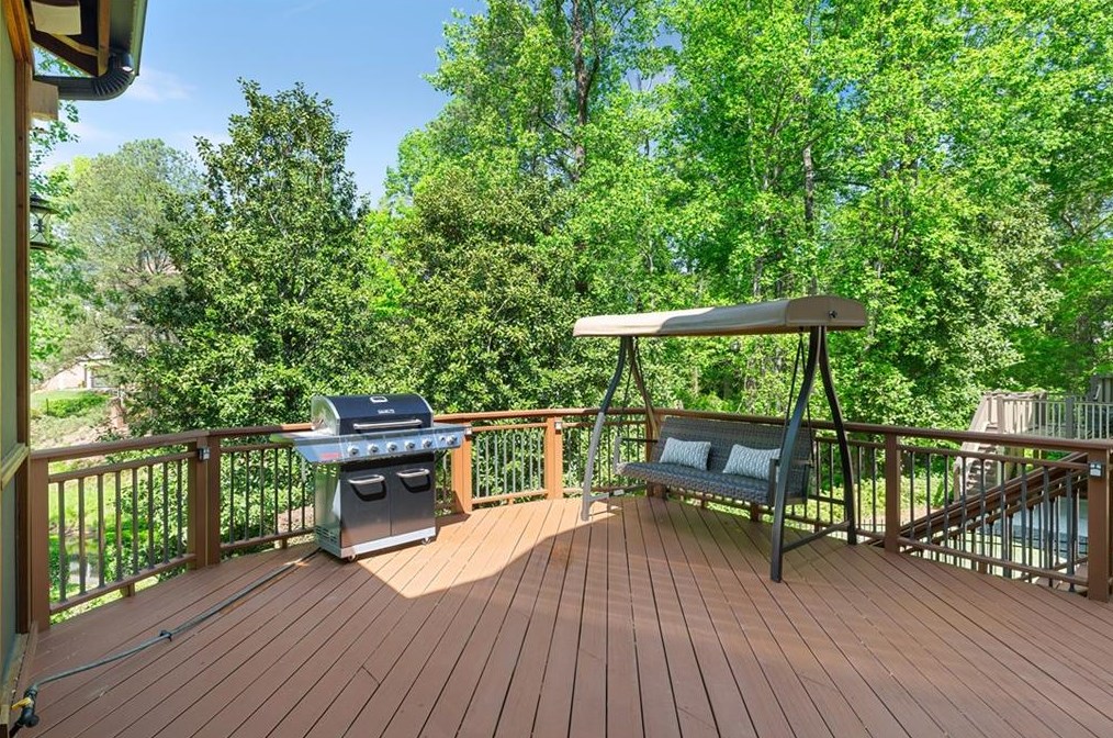 2258 Colonial Dr, Atlanta GA  30319-3881 exterior