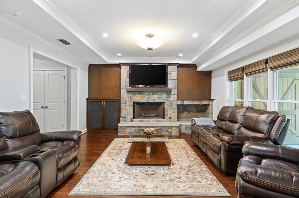 2258 Colonial Dr, Atlanta GA  30319-3881 exterior