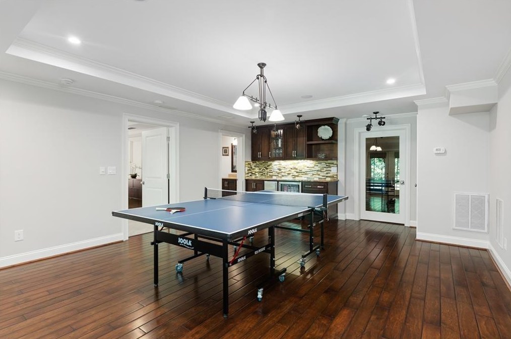 2258 Colonial Dr, Atlanta GA  30319-3881 exterior