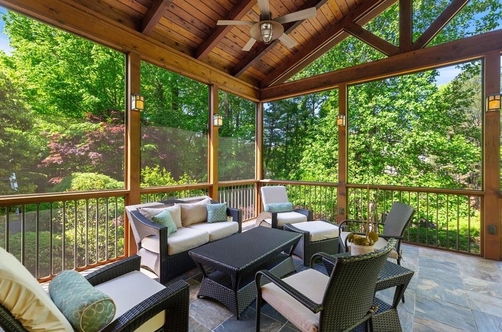 2258 Colonial Dr, Atlanta GA  30319-3881 exterior