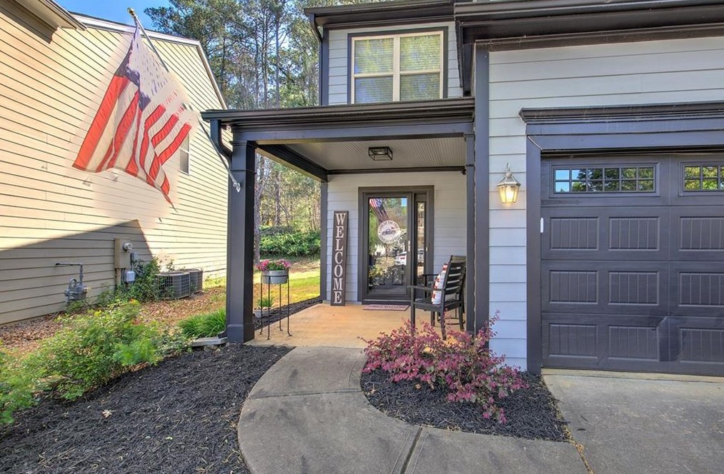 930 Silver Lake Dr, Acworth, GA 30102-2035