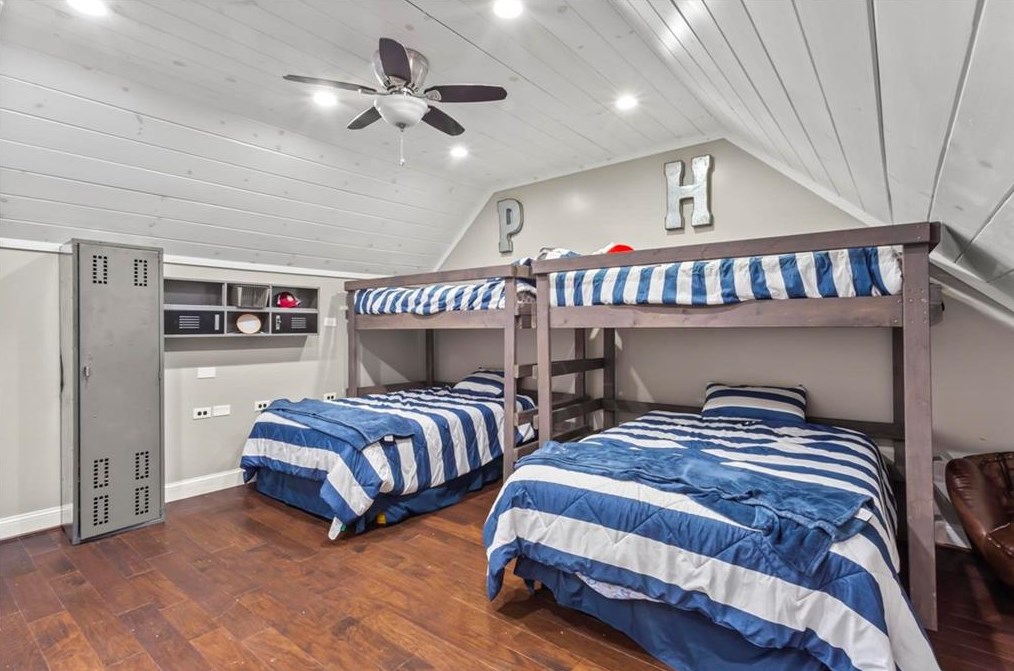 606 Shenandoah Dr, Calhoun GA  30701-4718 exterior